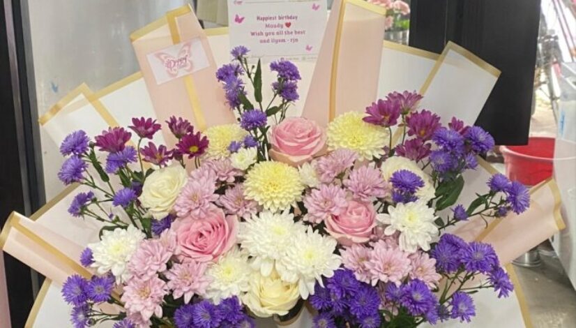 Merangkai Bunga Hidup untuk Meja Sentuhan Segar yang Mempercantik Ruangan