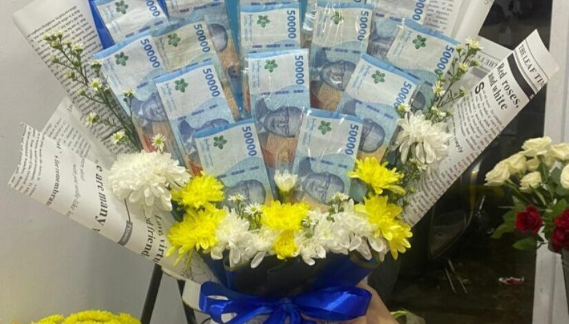 Sejarah Bunga Sepatu Asal Usul, Makna, dan Perkembangannya di Dunia