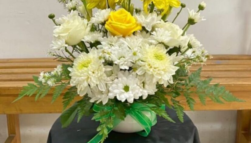 Buket Bunga Palangkaraya Buket Bunga, Snack Gift & Artificial Flower Elegan (WA 081250456559)